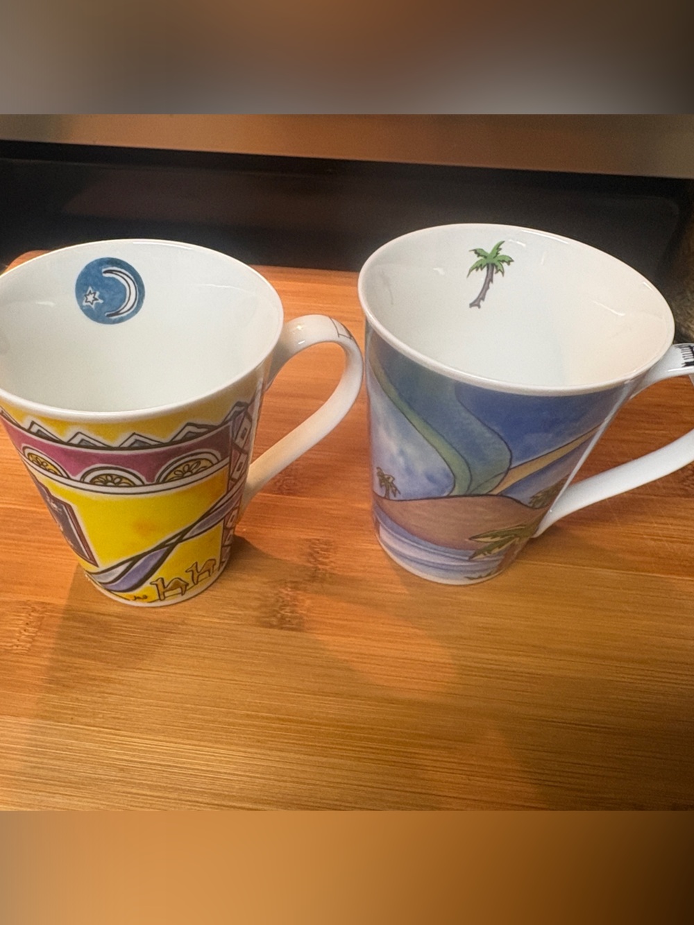Desert Design Saudi Arabi Qamar mugs